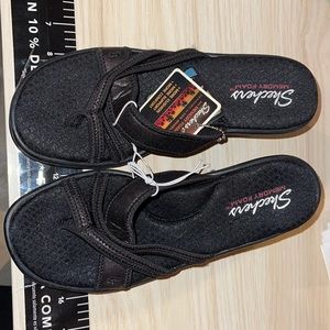 NWT Skechers wedge bio foam memory dry sandals 9